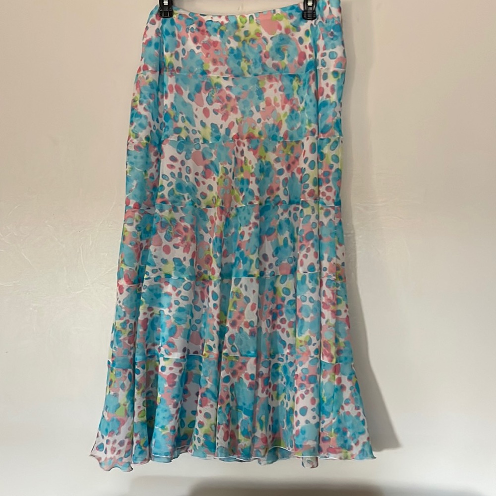Beautiful skirt new condition